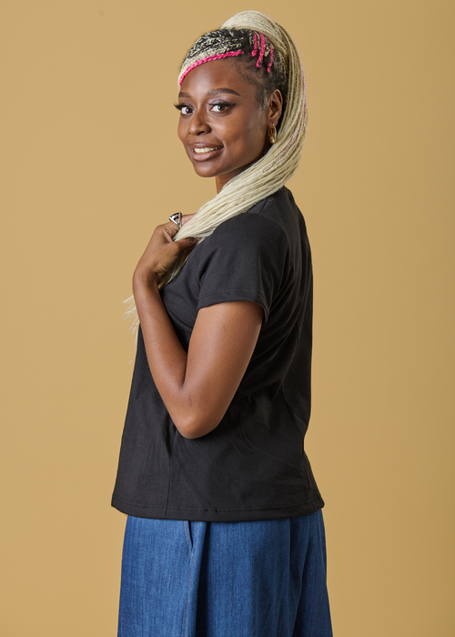 Mia T-Shirt - Black V Neck